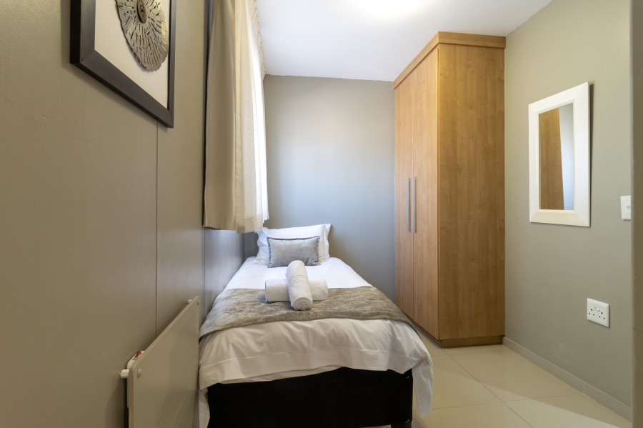 2 Bedroom Property for Sale in Bloubergstrand Western Cape